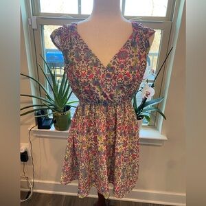 Forever 21 Boho Vneck Babydoll Blouse sz. Large- Cute Flower Elephant